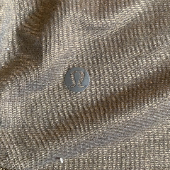 Good athletic top cute comfy and lightweight - Picture 3 of 3